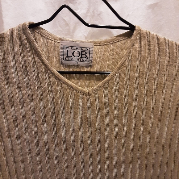 π (4/$15) Beige V-Neck Women's Sweater - Picture 3 of 3